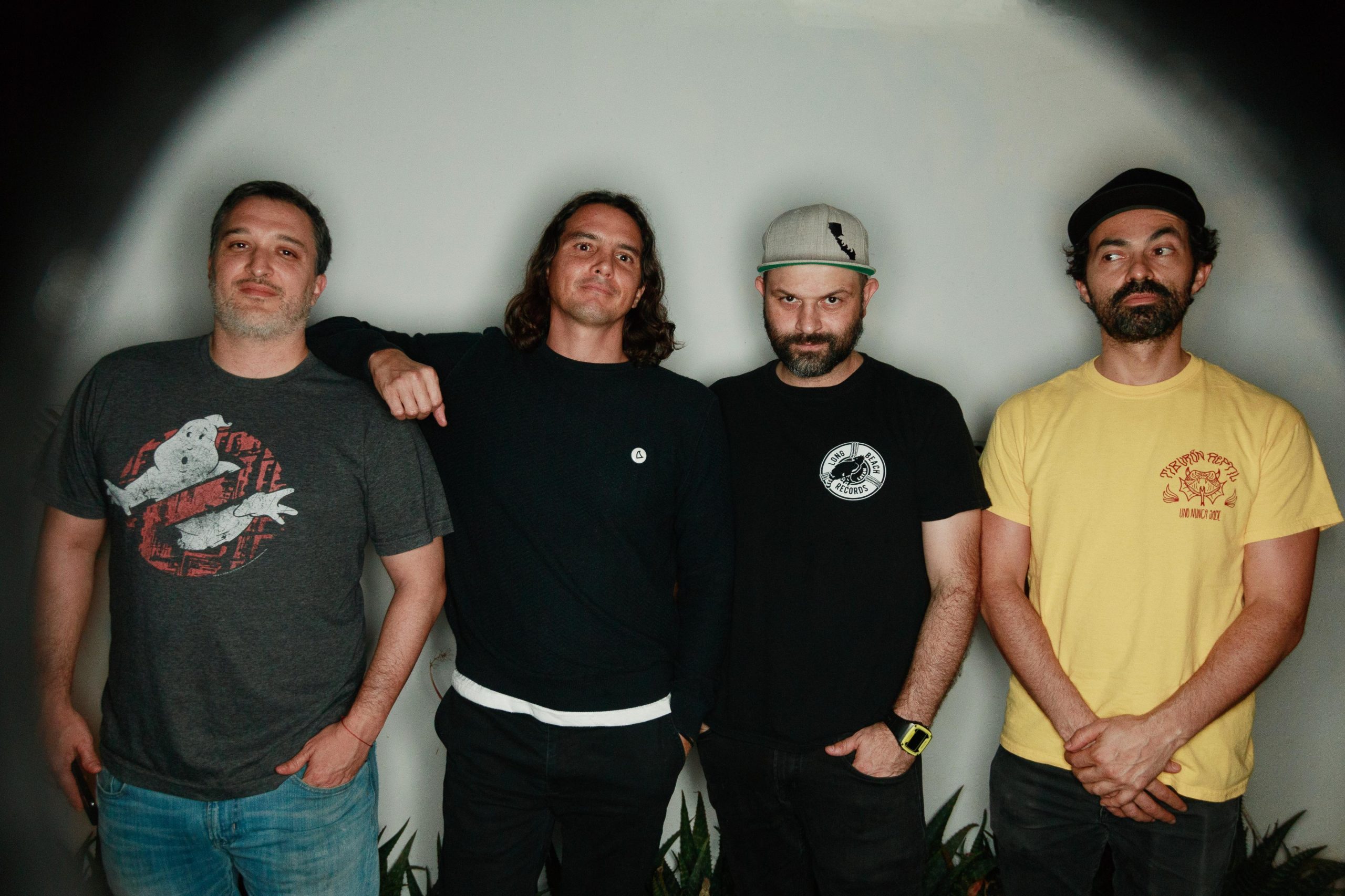 “Nos están robando hasta la sombra”:  Cabeza de Vinil lanza un grito con “Obturador/Reciprocador”