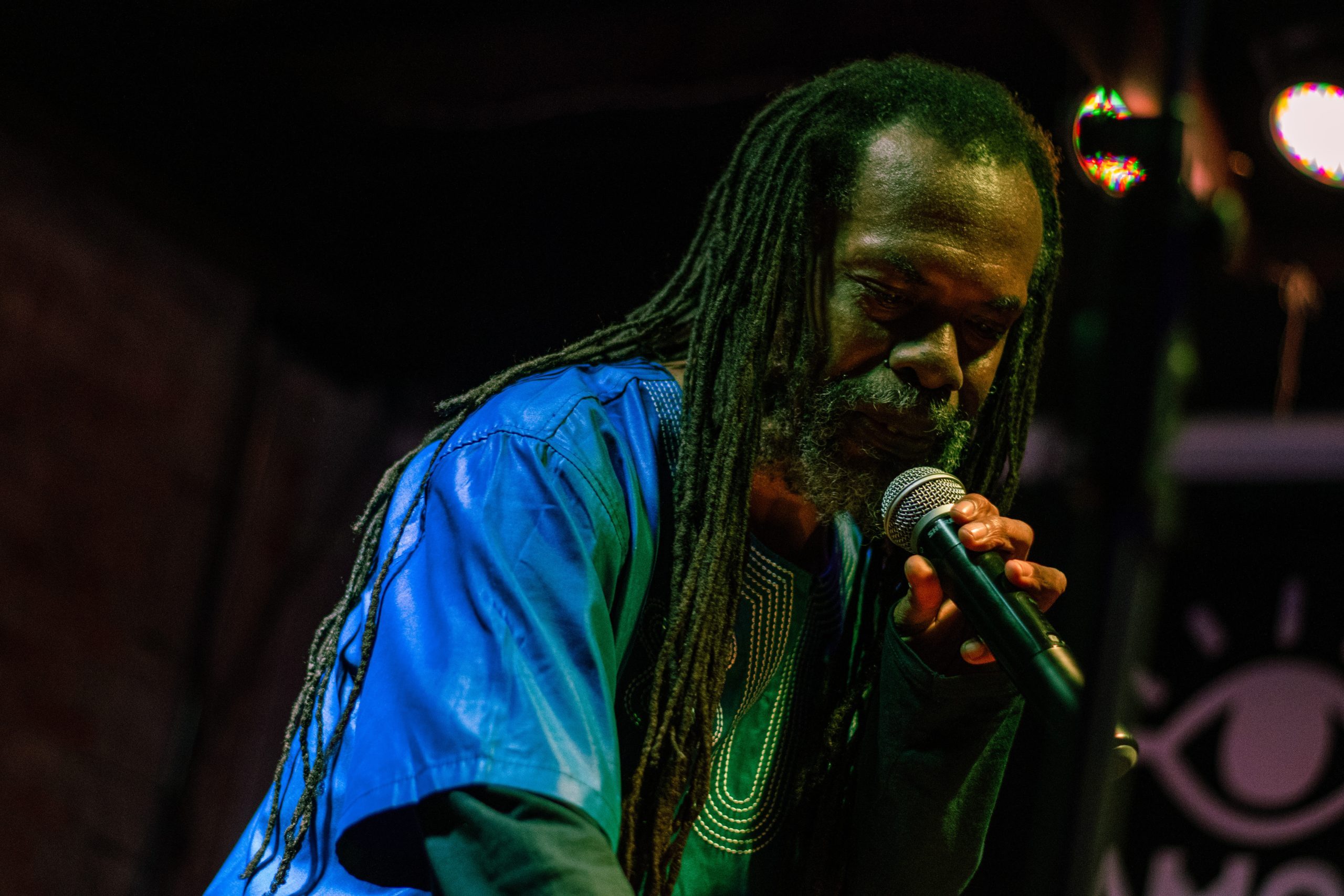 HUBA WATSON: El manifiesto del espíritu de una leyenda viva del hiphop en Costa Rica